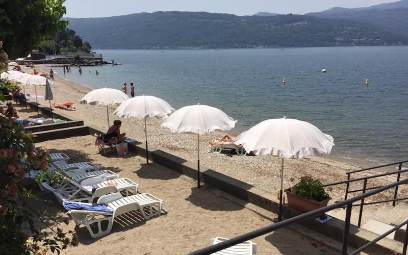 Hôtel avec plage privée sur le Lac Majeur